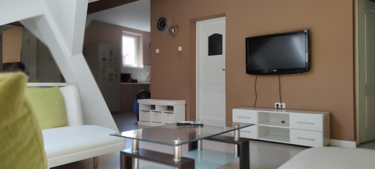 Hysteria Central Flat Oradea Εξωτερικό φωτογραφία